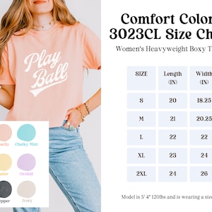 K&ouml;nnte beinhalten: Gr&ouml;&szlig;entabelle f&uuml;r ein Damen-Boxy-T-Shirt aus schwerem Baumwollstoff in den Gr&ouml;&szlig;en S bis 2XL. Die Tabelle zeigt die L&auml;nge und Breite des Shirts in Zoll. Das Shirt ist in verschiedenen Farben erh&auml;ltlich, darunter Pfirsich, Kreideminze, Butter, Orchidee, Pfeffer und Elfenbein.