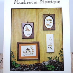Kwiatowy/Krajobrazowy - Mushroom Mystique, nr 103, ulotka ze wzorem do haftu krzyżykowego SAN Designs