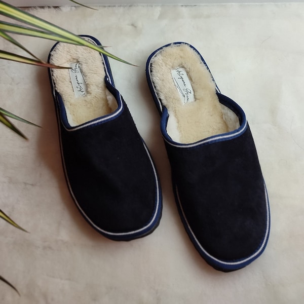Men's slippers made of natural sheepskin fur  / Leather Blue Mules Slippers Unisex Warm Wool Genuine Leather/ Pantofole per la casa blu.