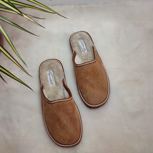 Chaussons unisexes unisexes en peau de mouton naturel / Pantoufles de maison pour hommes / Chaussons en fourrure naturelle de haute qualité / Chaussures maison cadeau de Noël