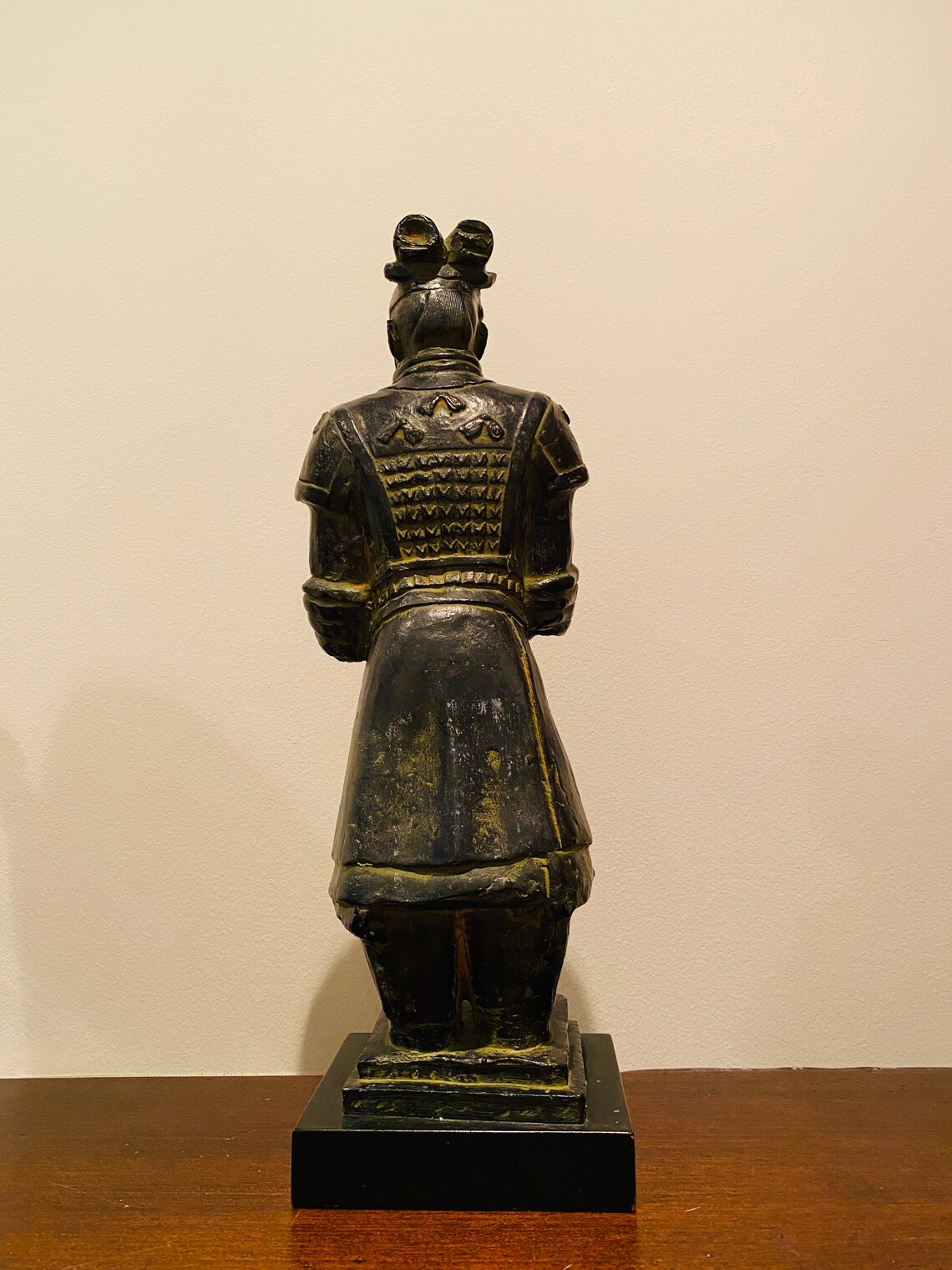 chinese resin statues