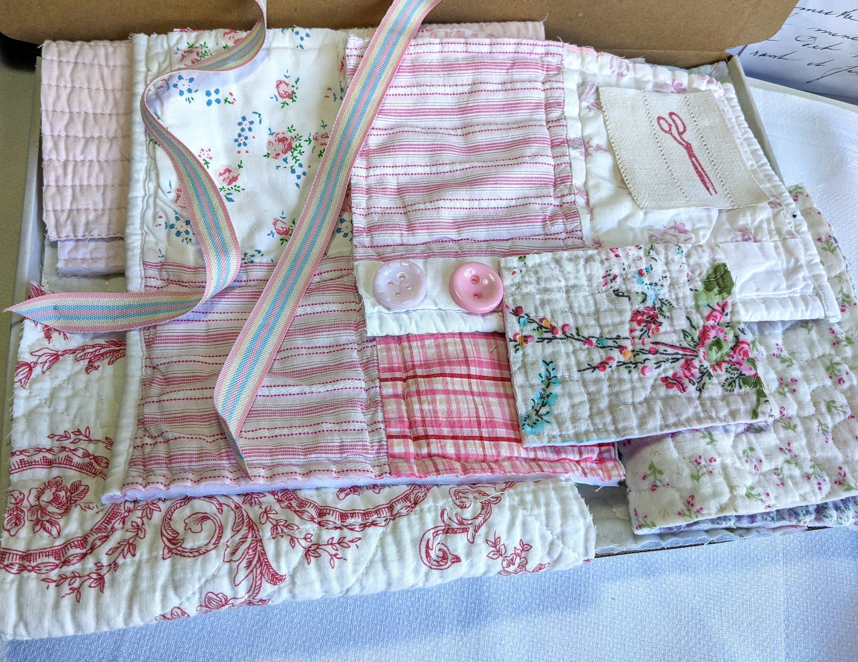 Vintage Quilt Pieces Fabric Remnants Bundle, Quilted Cotton Scraps fo…