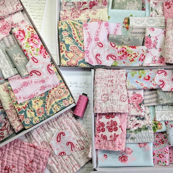 Boîte de tissus et de pièces de courtepointe vintage, lot d'oeufs de Robin et de rose pour une couture lente et un journal, chutes de tissu.