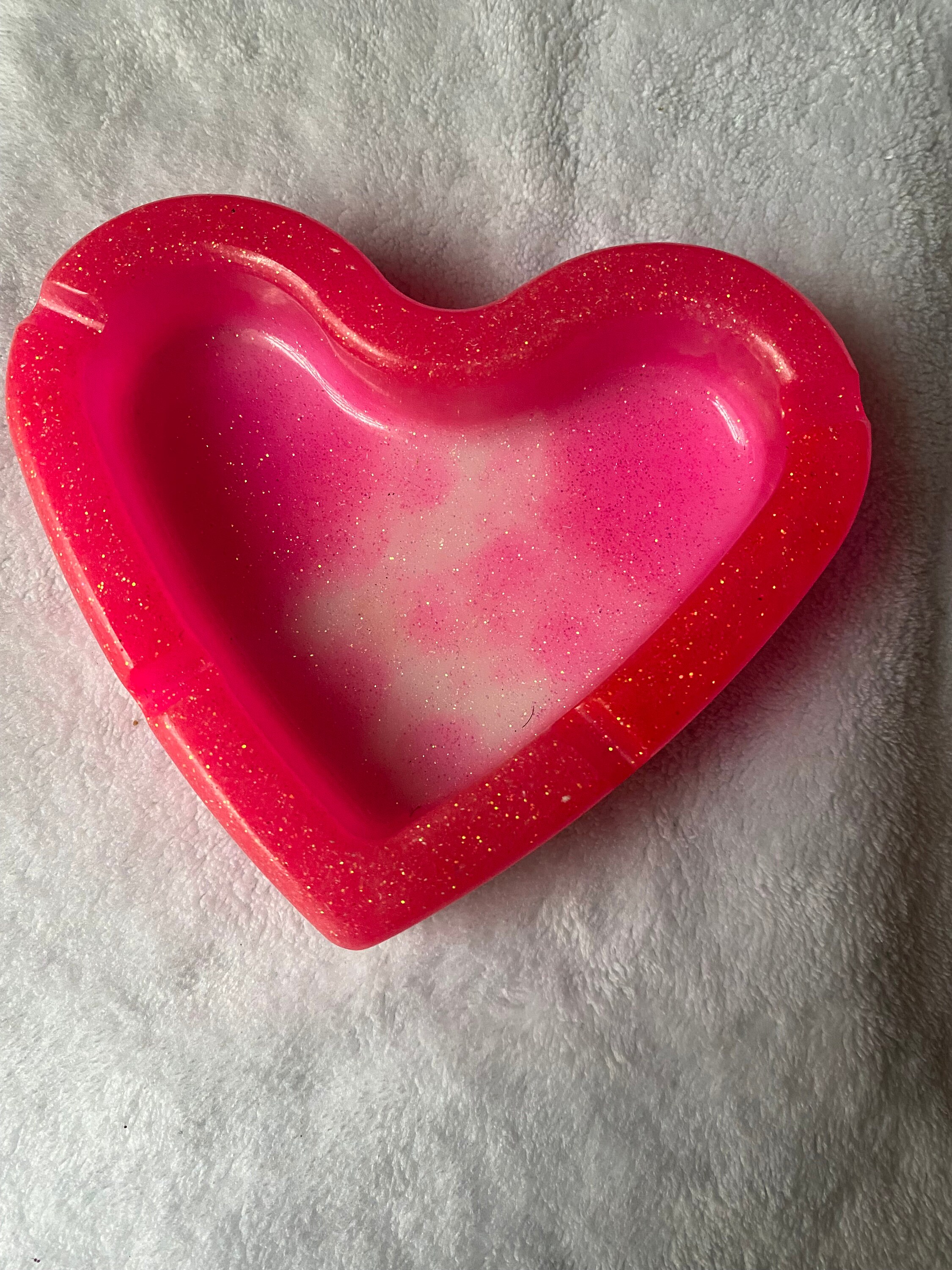 Heart Shaped Ashtray with Peace Sticker Ranking TOP2