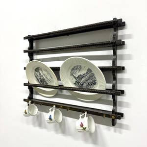 Vintage Plates and Mugs Rack, Wooden Design Kitchen Accessory, Farmhouse Style Interior, Mid Century Kitchenware