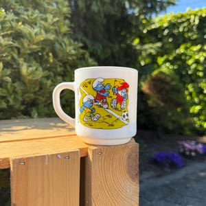Vintage 1990 The Smurfs Soccer Mug, White Opal Glass Cup, Smurfen Football Collectible, Retro Cartoon Drinkware, Belgian Comics Gift