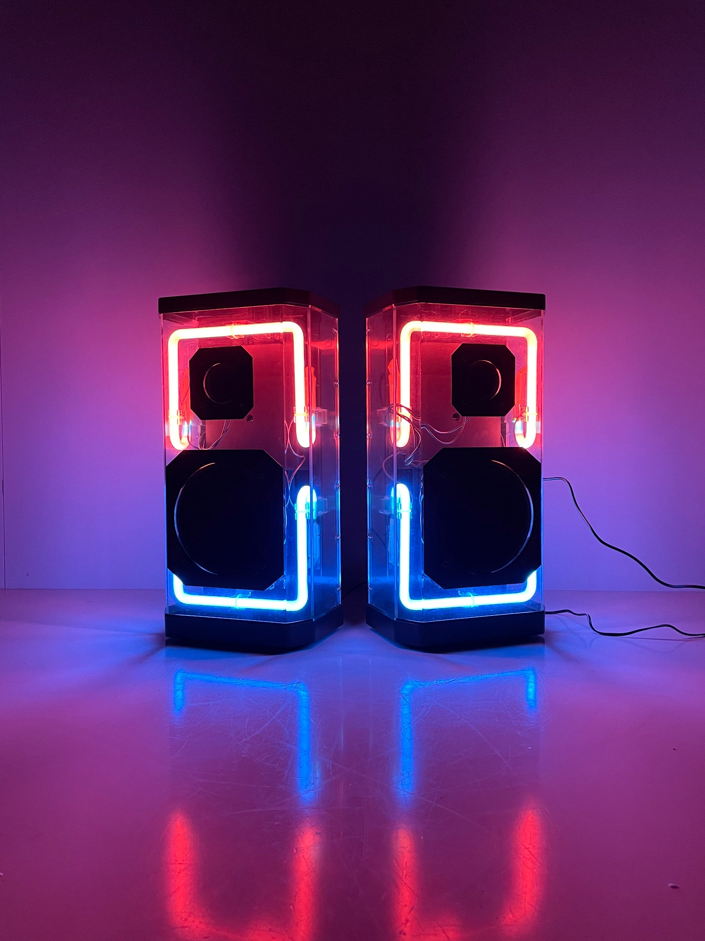 スピーカー・ウーファー CLEO AUDIO SPEAKERS by CICENA Cicena - Cleo Pink & Blue Neon Stereo Speakers (2) for Sale in Los