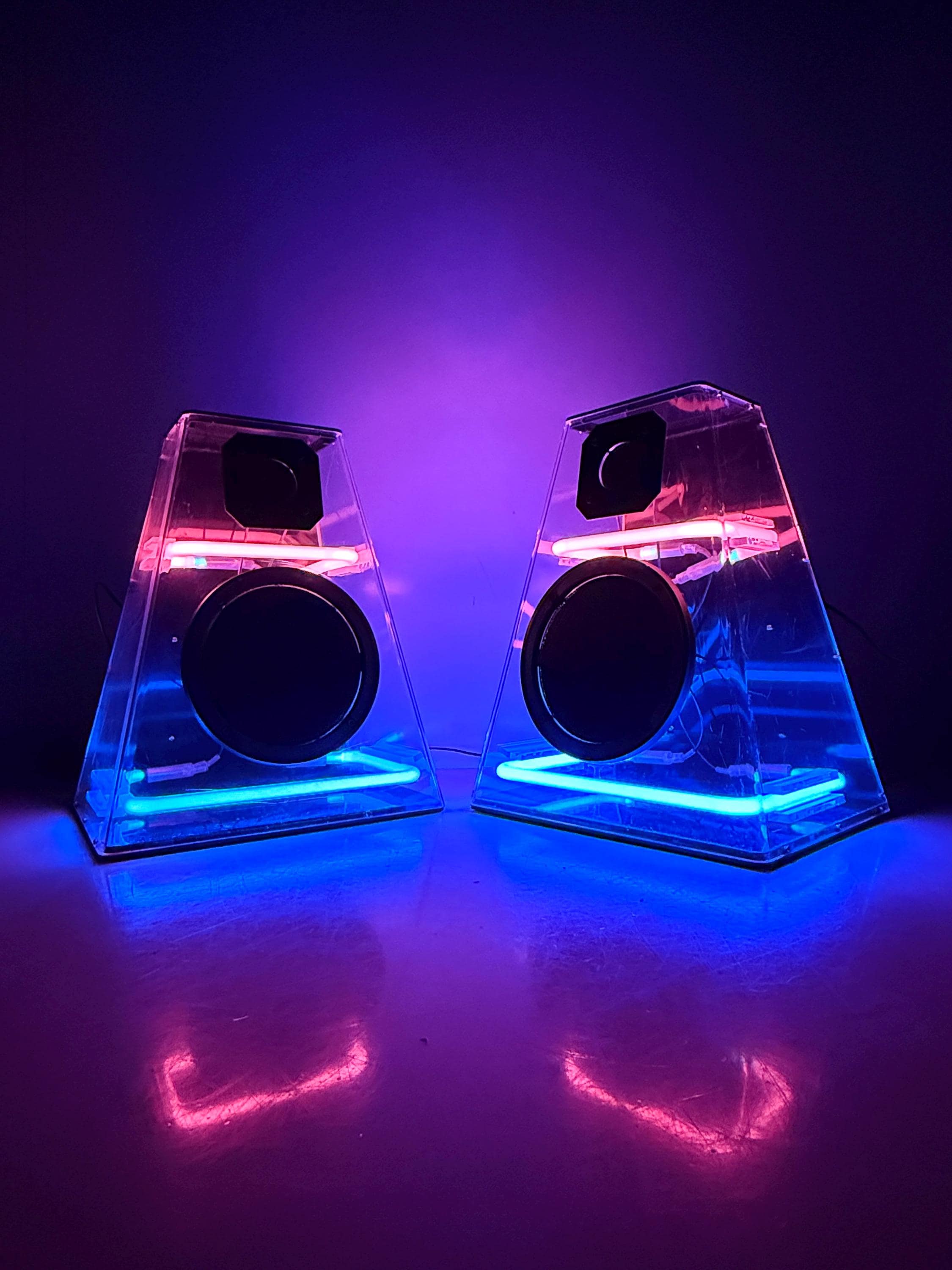 スピーカー・ウーファー CLEO AUDIO SPEAKERS by CICENA Vintage Cicena Cleo Neon Speakers, 1980s Music-activated