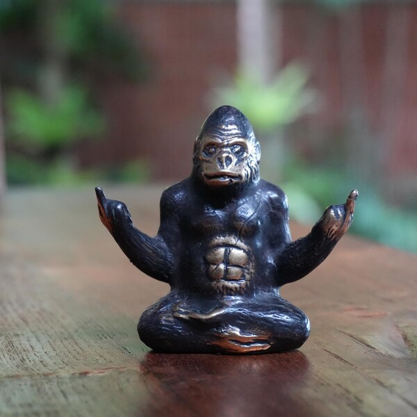 gorilla-middle-finger-etsy-de