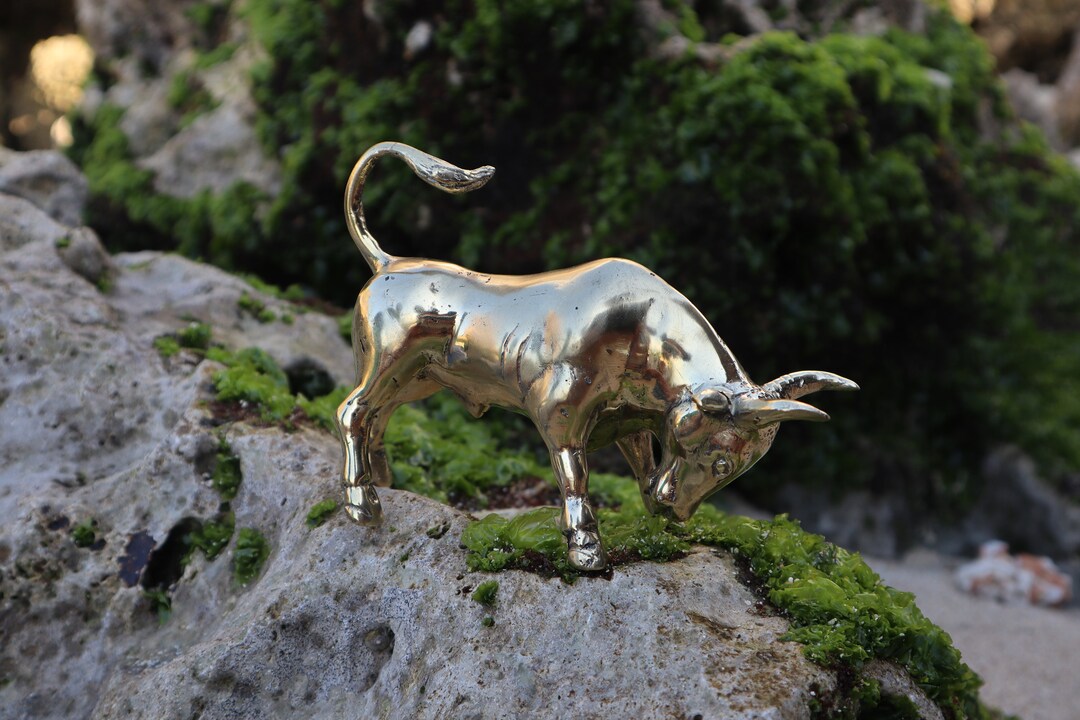 Vintage Solid Brass Bull Statue Antique Gold Buffalo Figurine for Table