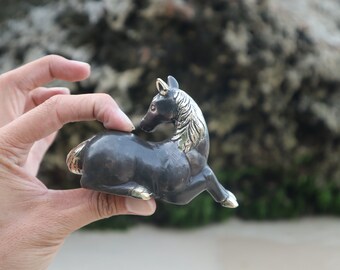 ヴィンテージ真鍮製馬の置物 - ギフトやホームデコに最適なクラシック