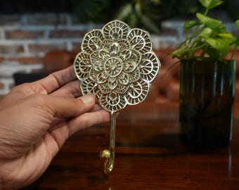 Vintage Brass Flower Hook: Antique Lotus Wall Hanging