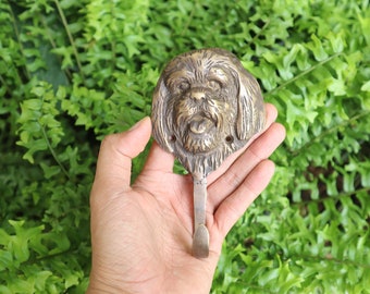 5,1" antieke vintage massief messing hondenhaakhanger - jashaken - handdoekhanger - Shih Tzu