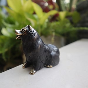 Estátua de cachorro Husky de latão vintage: Escultura de animal de bronze antiga