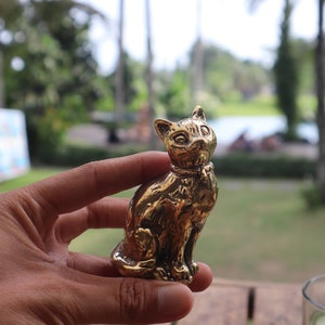 Vintage Brass Cat Statue: Antique Gold Table Decor Figurine