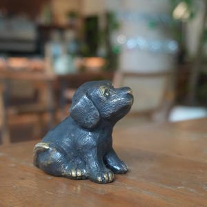 Estátua de cachorro de bronze vintage: Escultura de cachorro de bronze antiga