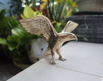 Vintage Solid Brass Eagle Statue: Detailed Bird Sculpture