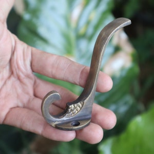 5 Pieces - Classic Solid Brass Hooks - Vintage Brass Hooks - Retro Cloth Hat Key Hook for Home Decor