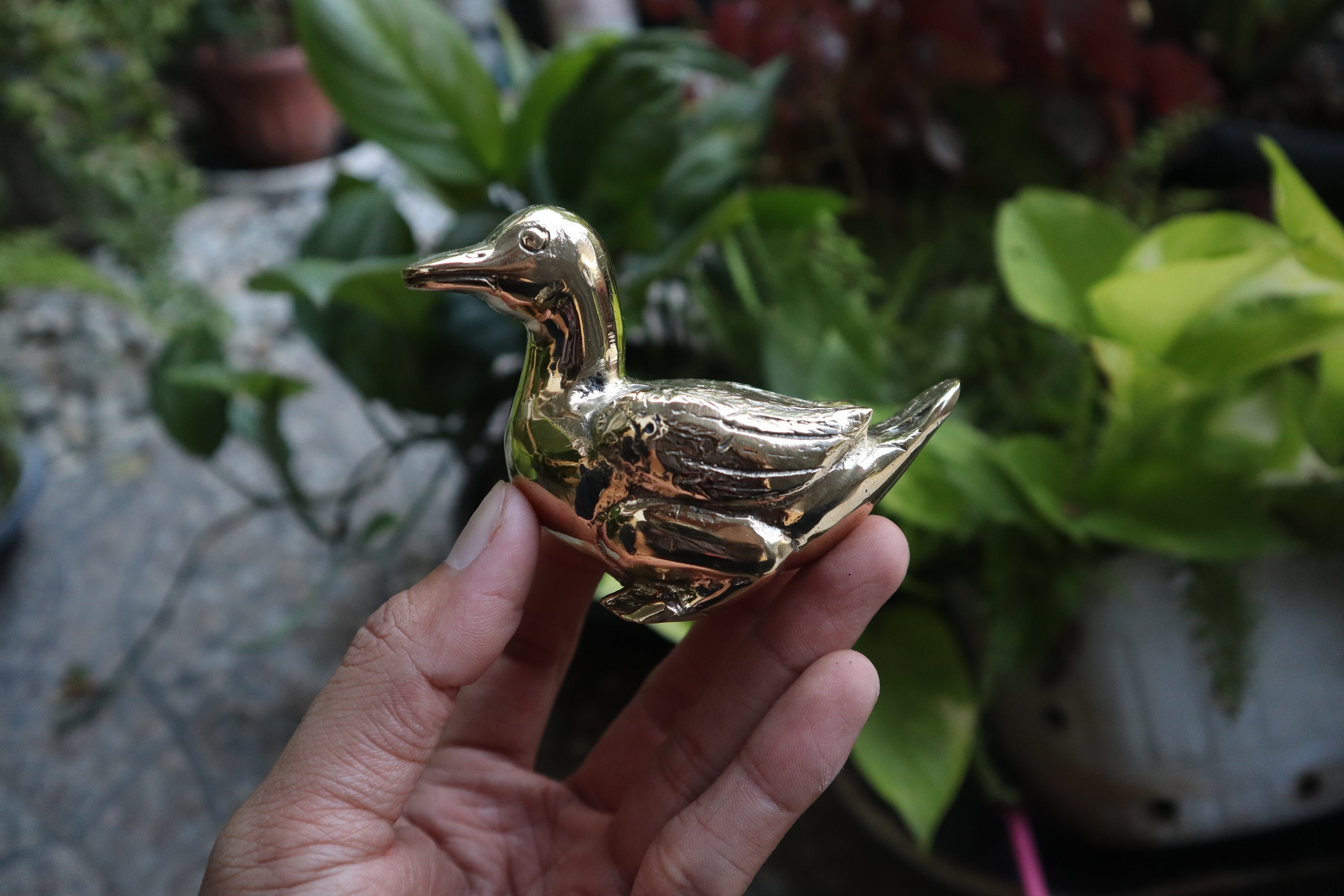 金のアヒル - 真鍮素材の特別なアート ヴィンテージ真鍮製アヒルの像：ゴールドの動物の置物（3.5インチ