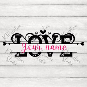 Puede incluir: Diseño gráfico en blanco y negro de la palabra "LOVE" con remolinos decorativos y corazones. Debajo de la palabra "LOVE" hay una línea horizontal con el texto "your name".