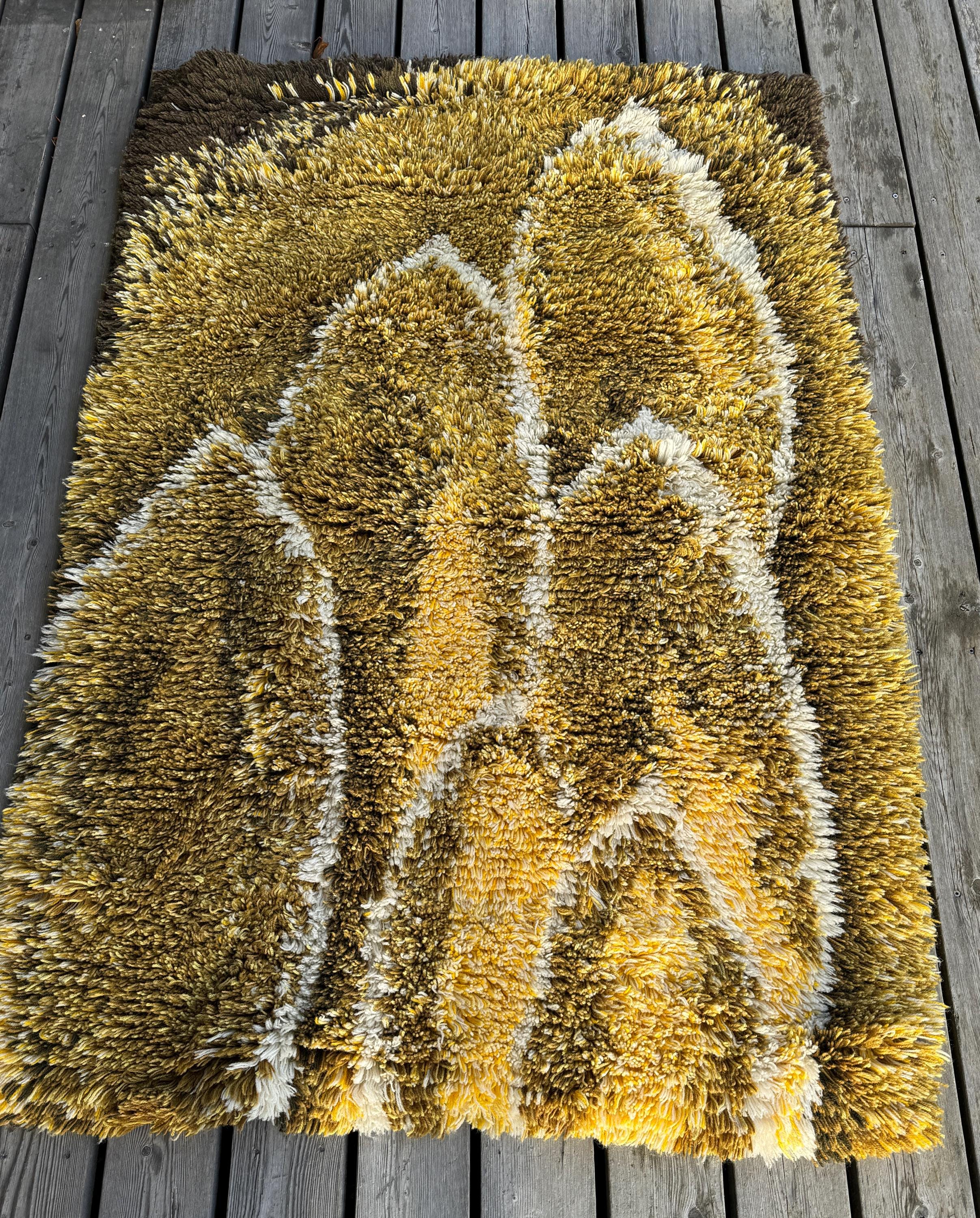 Laila Seppä "Reseda" Finnish art rug / ryijy hand made in 60's