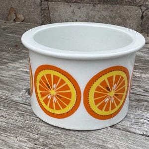 Raija Uosikkinen Pomona &quot;Appelsiini  Orange&quot; jar by Arabia Finland