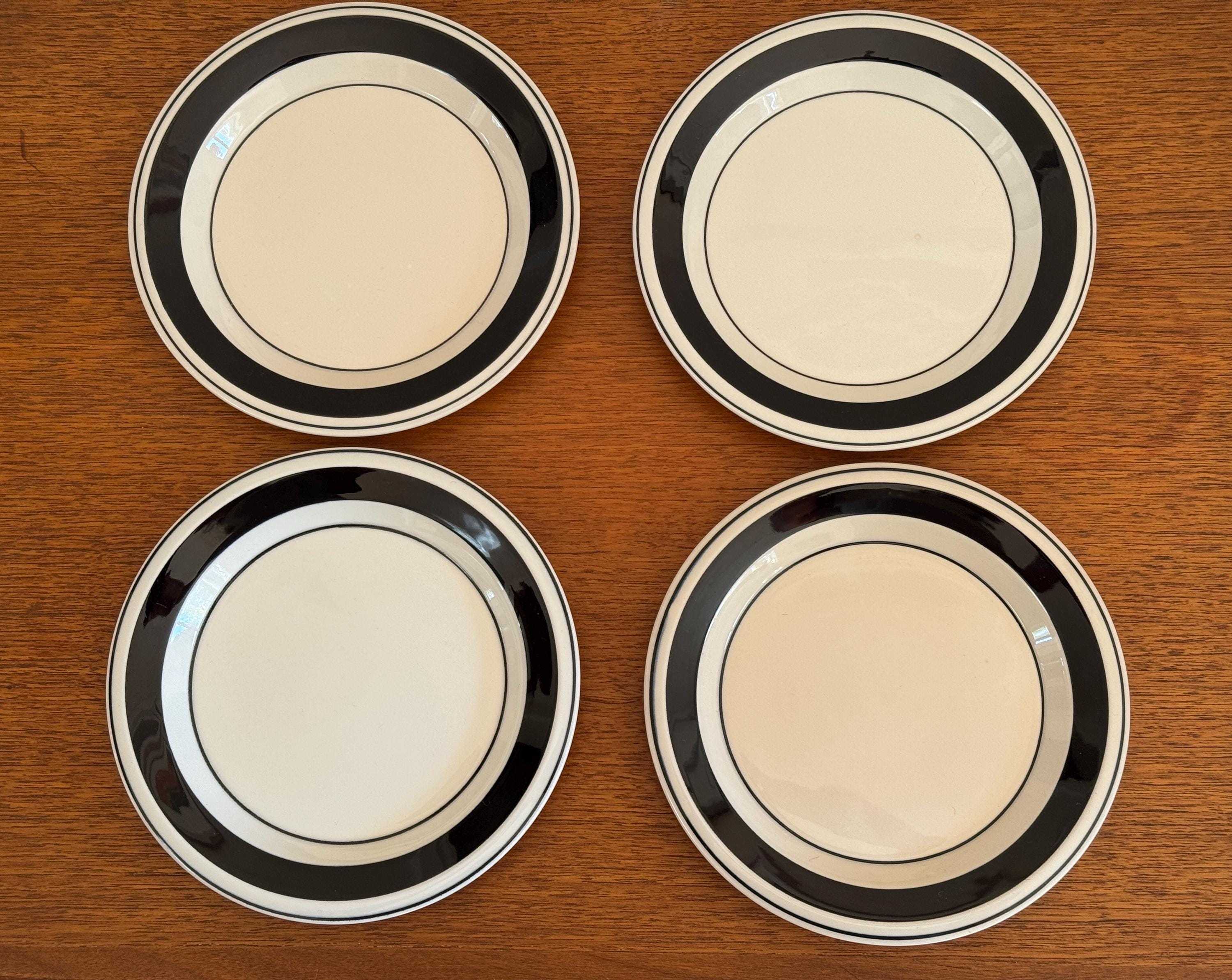 Set of 4 Arabia Faenza Plates by Peter Winqvist Arabia - Etsy Israel