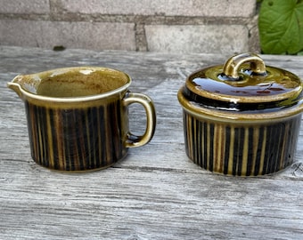 Arabia Kosmos creamer and suger bowl by Gunvor Olin-Grönqvist