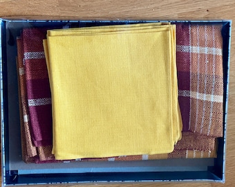Finlaysonin unused tablecloth and napkins set of 4