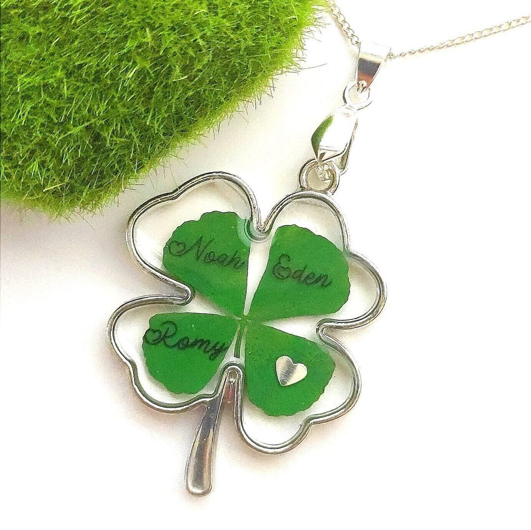 Collier trèfle à quatre feuilles