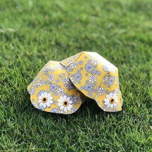 Yellow Daisies with Daisy Eyelet Toe Caps Guards - Roller Skate Accessories