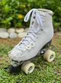 FREE DAISIES with Daisy Clear White Studs Toe Caps Guards - Roller Skate Accessories product logo