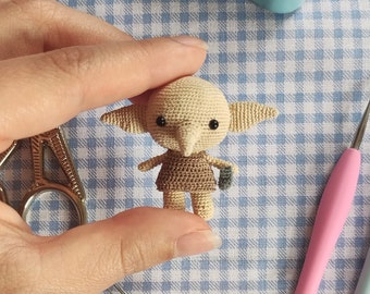 Créature elfe domestique gratuite. Poupée miniature au crochet inspirée du garçon sorcier