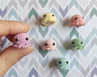 Mini pieuvre au crochet aux couleurs pastel. Poulpes au microcrochet