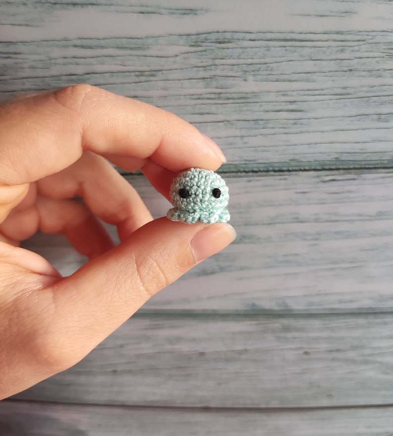 Crochet AMIGURUMI PATTERN Miniature octopus. Mini pulpit crochet pattern. image 5