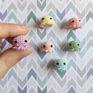 Gehaakt AMIGURUMI PATROON Miniatuur octopus. Mini preekstoel haakpatroon. afbeelding 2