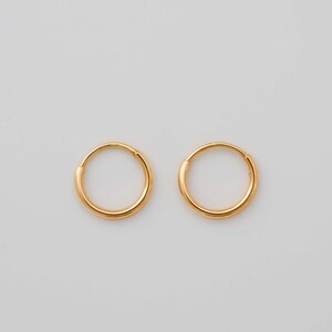 14k Yellow Gold Helix Hoop Earring | Tiny Infinity Hoop