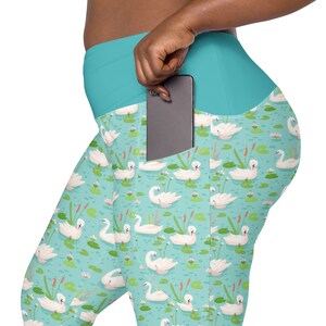 Pastel Swans Birds Printed High-Waist Leggings, All Over Print Unique Exercise Yoga Leggings, Comfy Colorful Plus Size Leggings with Pockets