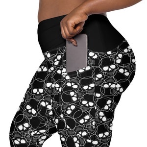 Gothic Skulls Print Halloween Leggings, Plus Size Witchy Yoga Pants, Cute Printed Leggings, Scary Gym Fitness Leggings, Soft Stretch Legging