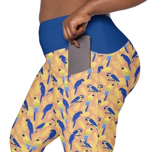 Parrots Bird Printed High-Waist Leggings, All Over Print Unique Exercise Yoga Leggings, Comfy Plus Size Leggings with Pockets, Gifts for Her