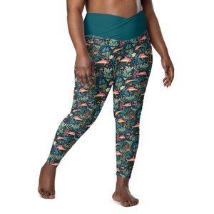 Dolphins Fish Printed High-Waist Crossover Leggings, All Over Print Nautical Ocean Leggings, Plus Size Exercise Workout Leggings with Pocket
