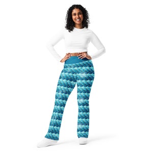 Mermaid Printed Flare Legging Pants for Women, All Over Print High Waist Nautical Leggings, Soft Comfy Plus Size Gym Yoga Workout Leggings