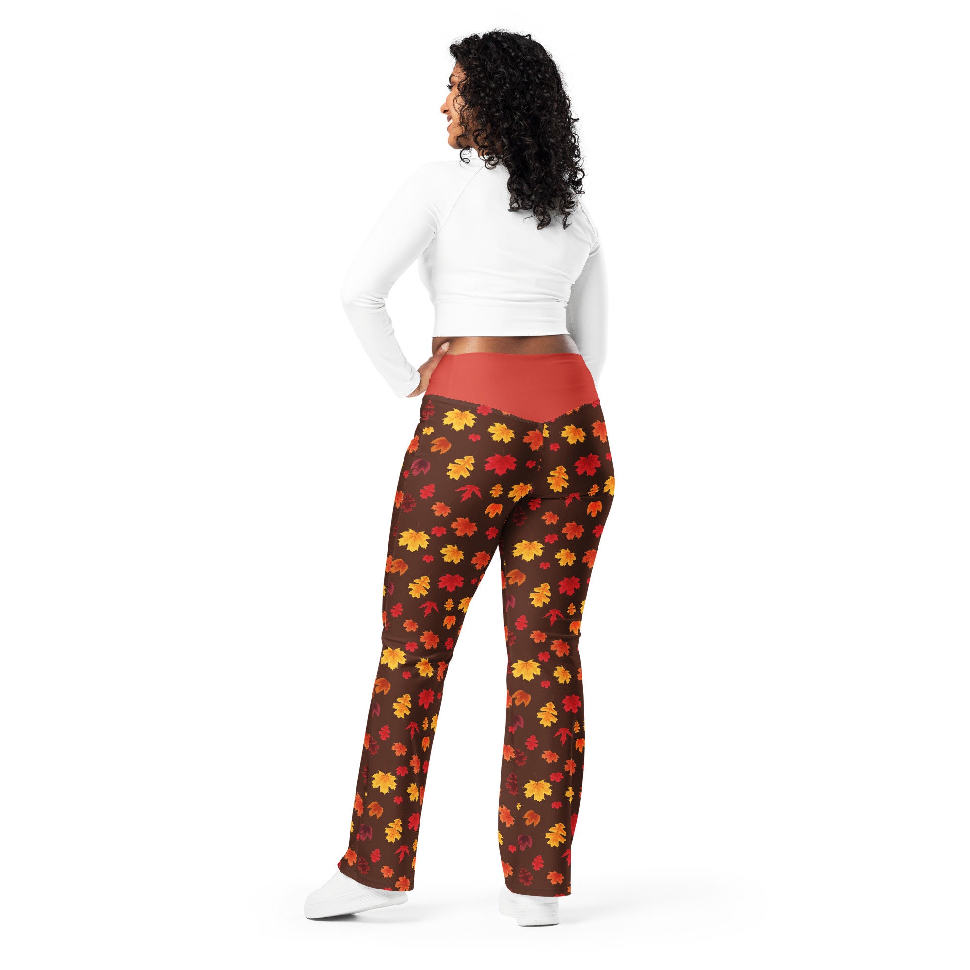 Leggings TiHO Donna Con Tasche - Stampa Foglie Autunnali Su Sfondo Marrone (Taglie Forti)