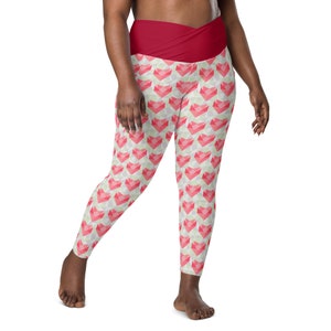 Mosaic Hearts Patterned Leggings, Plus Size Valentine Printed Workout Fitness Leggings, High Waist Crossover Love Leggings with Pockets