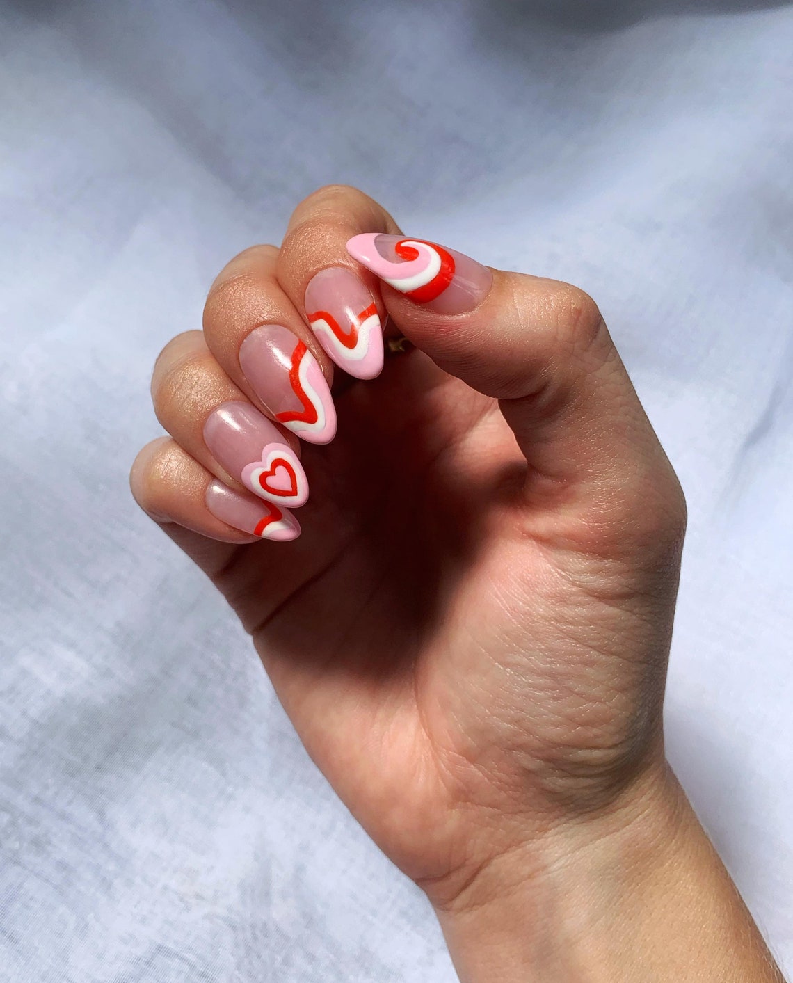Nails Almond Heart