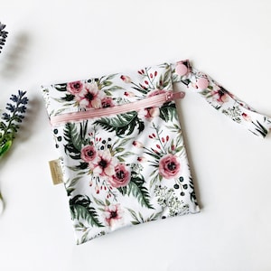 Borsa impermeabile floreale: assorbenti in stoffa riutilizzabili, pannolini, costumi da bagno