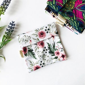 Mini WETbag, kleine waterdichte tas voor stoffen pads, herbruikbare maandverbanden of verpleegkussens, droge tas, ZERO WASTE cadeau 3 Pink green flowers