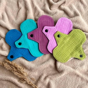 Organic panty liner set of 5, Reusable cloth panty liners - soft and breathable, Extra-thin muslin sanitary pads, Zero Waste women gift