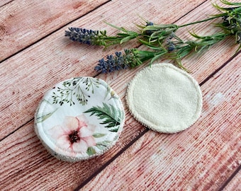 Handgemaakte herbruikbare make-upremoverpads: katoen en bamboe met bloemen
