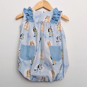 Macacão Bluey: Conjunto de bebê feito à mão